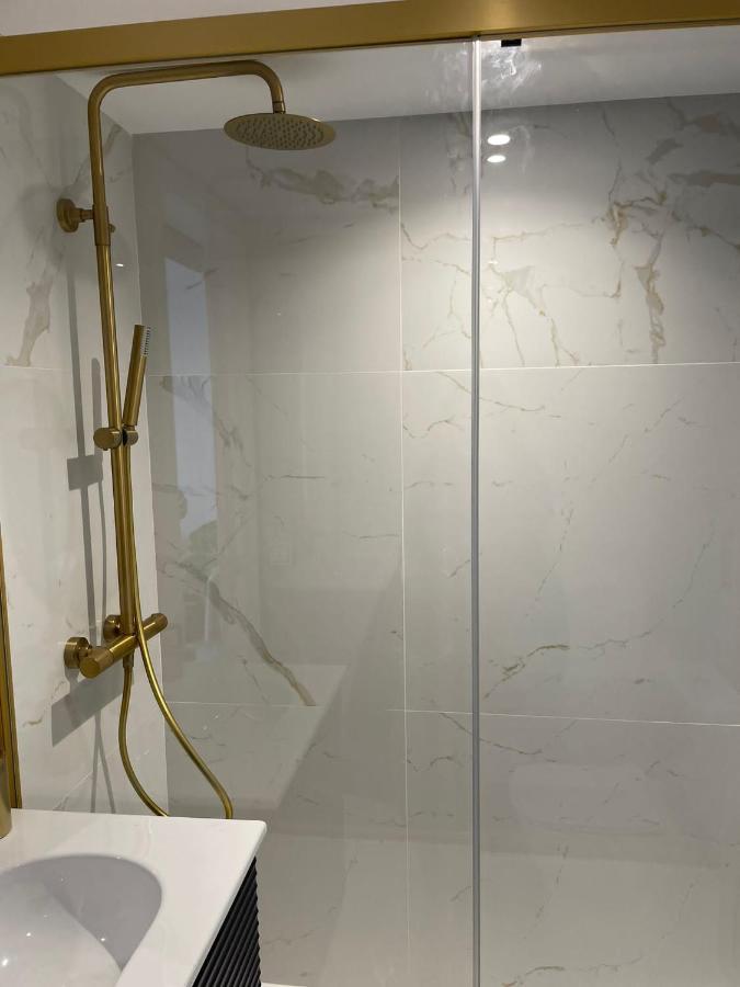 Apartamento Tres Banderas 埃斯特波纳 外观 照片